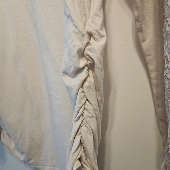 Ambiance Maternity Ivory Lace Sleeve Top - XL - Picture 4 of 4